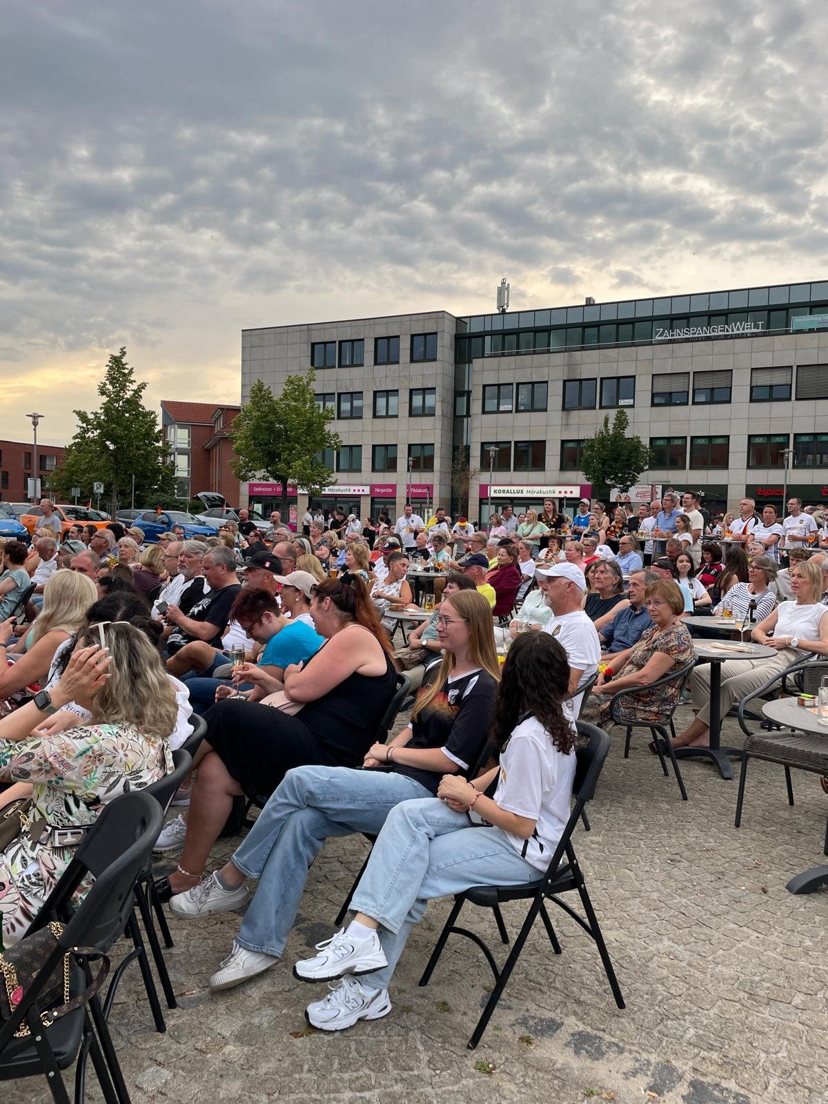 Public Viewing ist ein voller Erfolg