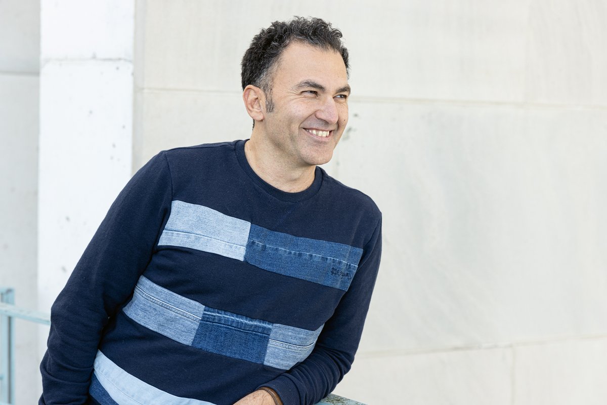 Fatih Çevikkollu in der Stadtbibliothek zu Gast