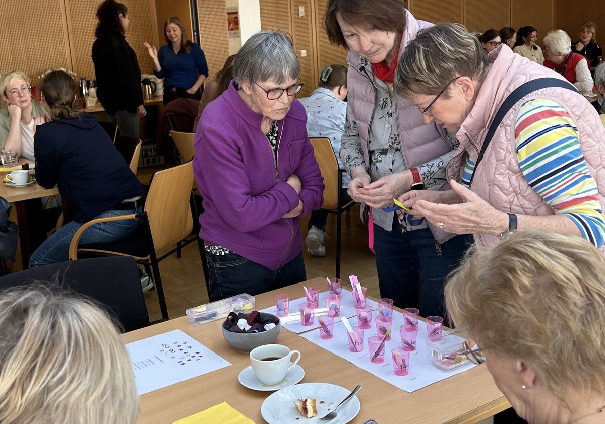 Café-Nachmittag führt zu Begegnung, Austausch und kreativen Impulsen