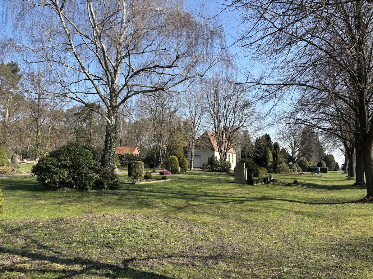 Friedhof Berenbostel: Weitere pflegefreie Urnengrabfelder entstehen