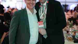 Bürgermeister besucht Empfang beim Frühlingsfest