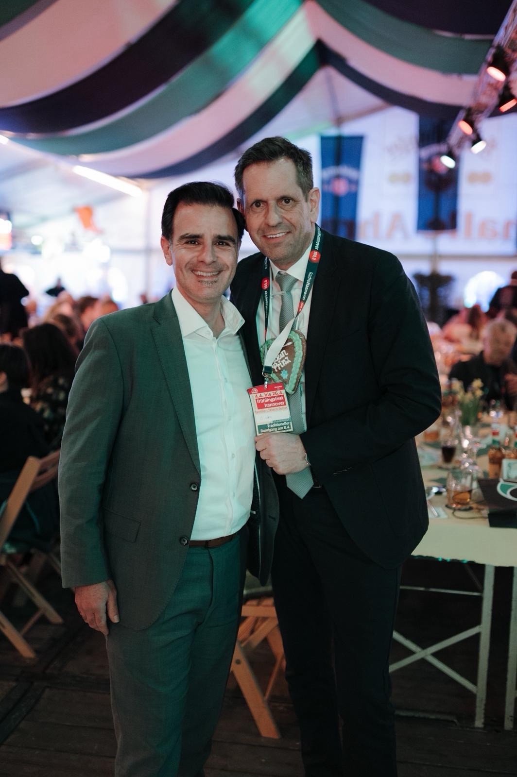 Bürgermeister besucht Empfang beim Frühlingsfest