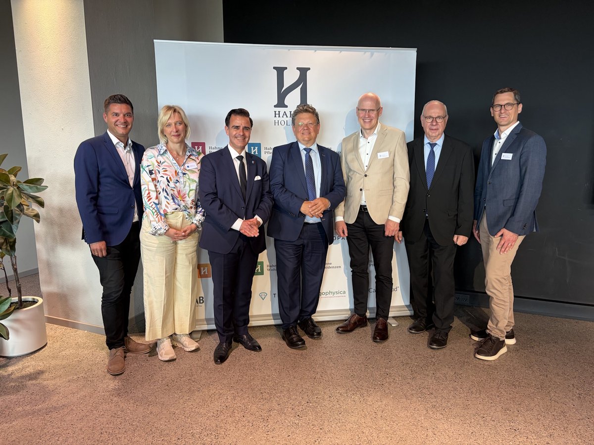Gesundheitsminister Dr. Andreas Philippi besucht PflegeCampus Garbsen