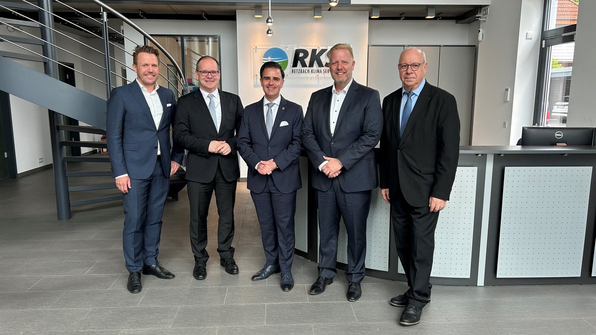 Wirtschaftsminister und Bürgermeister besuchen Familienunternehmen RKS