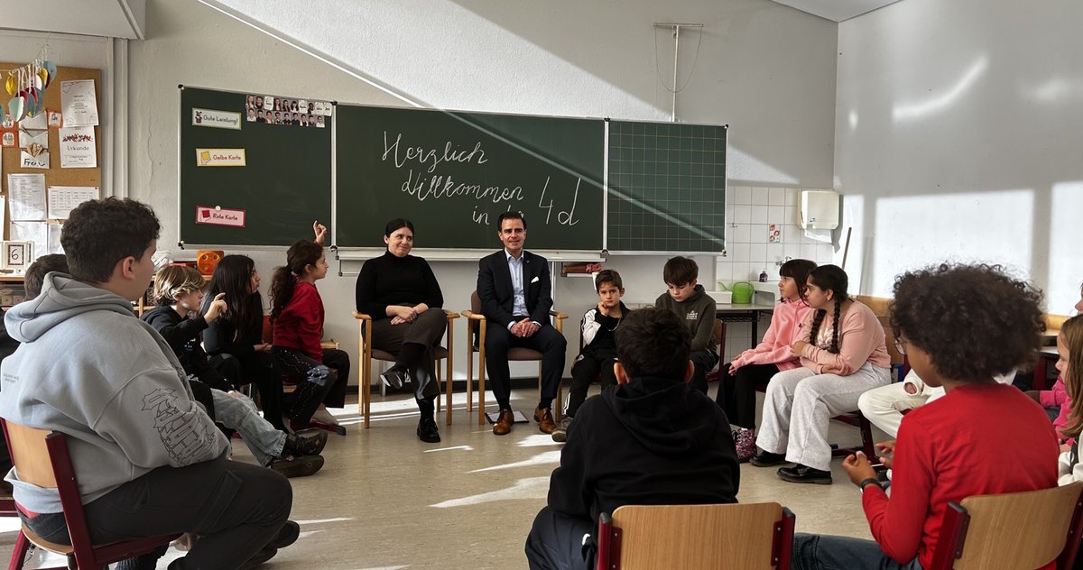 Claudio Provenzano besucht die Saturnringschule